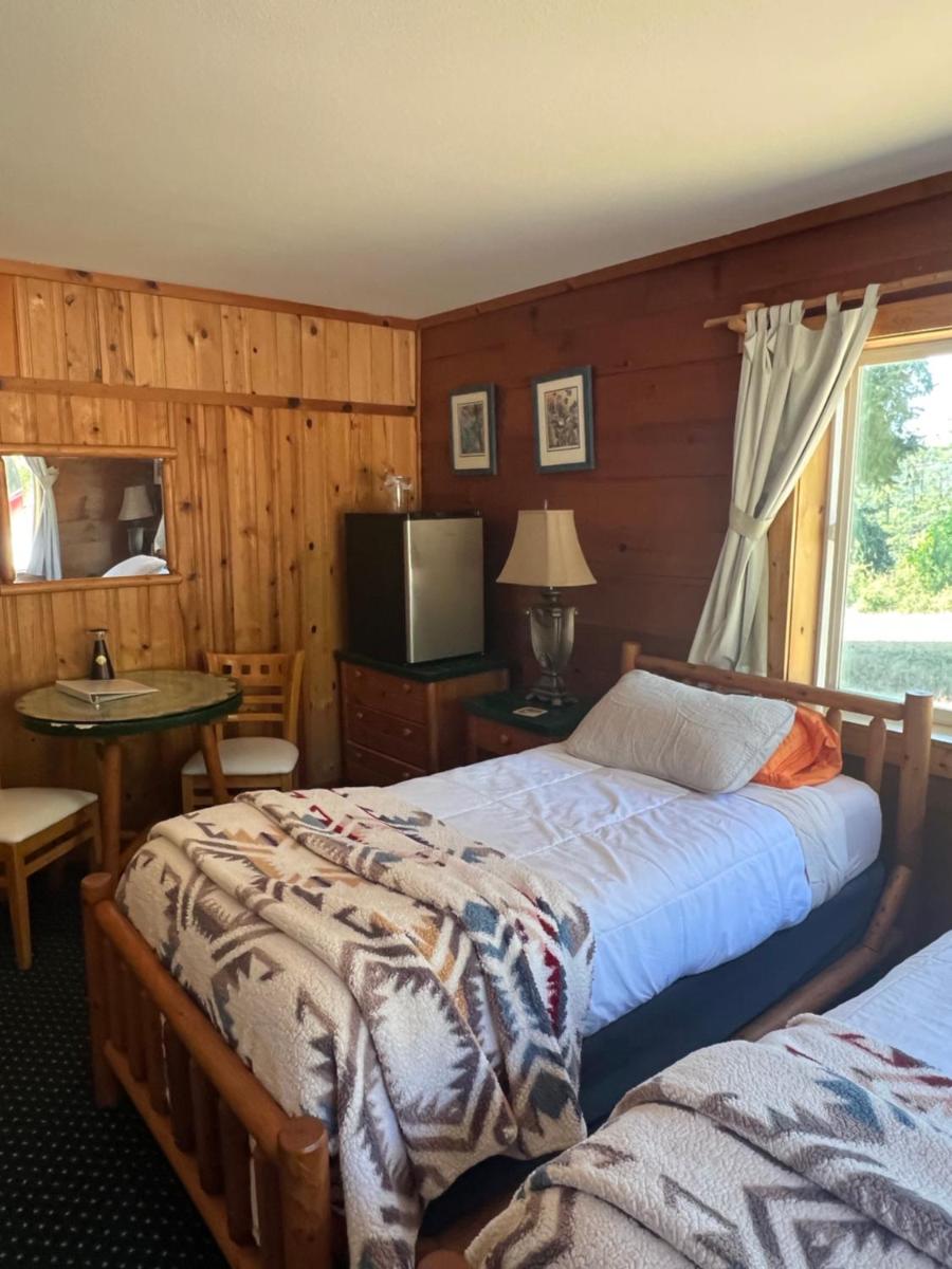 Deer Harbor Inn - image 7