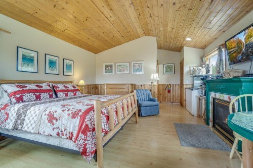 Deer Harbor Cottages - image 3
