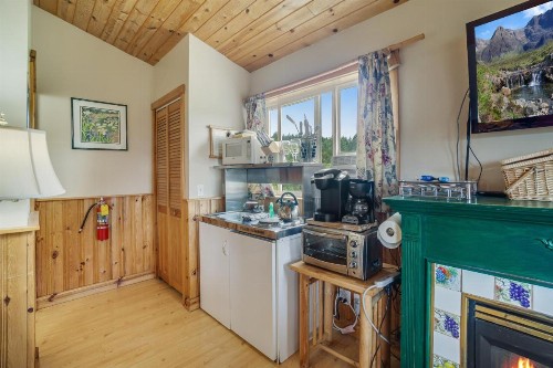 Deer Harbor Cottages - image 4
