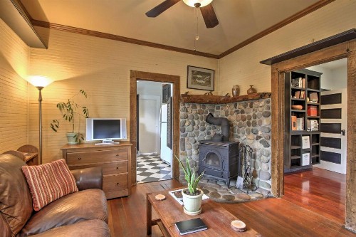 Eatonville House with Private Fenced-in Yard and Porch! - image 2
