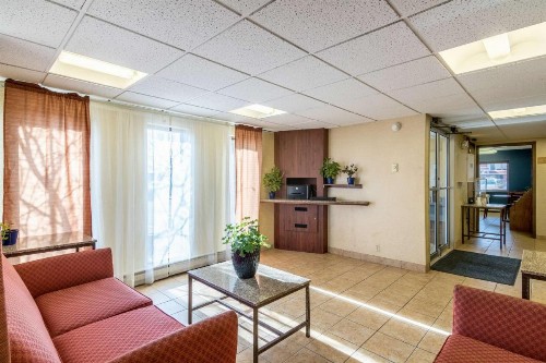 Motel 6-Eau Claire WI - image 9