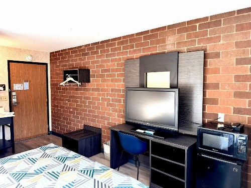 Motel 6-Eau Claire WI - image 10