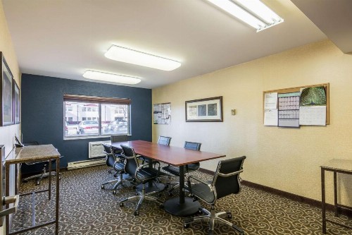 Motel 6-Eau Claire WI - image 20