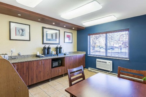 Motel 6-Eau Claire WI - image 22