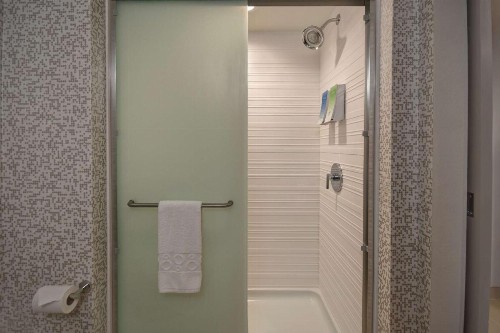 Home2 Suites Eau Claire South Wi - image 31