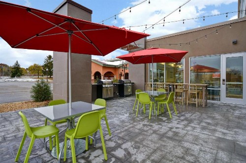 Home2 Suites Eau Claire South Wi - image 4