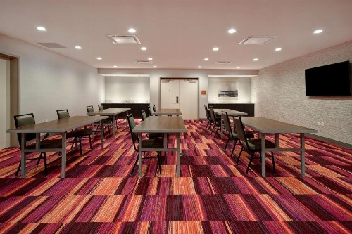 Home2 Suites Eau Claire South Wi - image 42