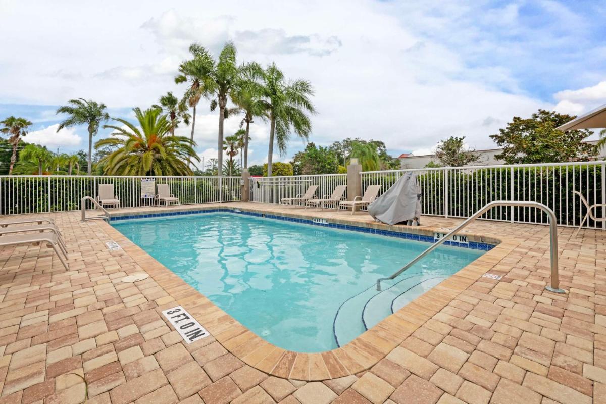 Best Western Edgewater Inn - main image