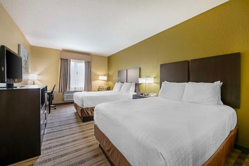 Best Western Edgewater Inn - image 13