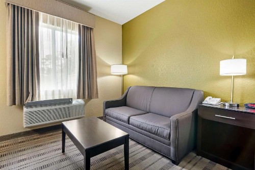 Best Western Edgewater Inn - image 15