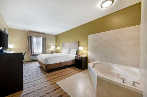 Best Western Edgewater Inn - image 18