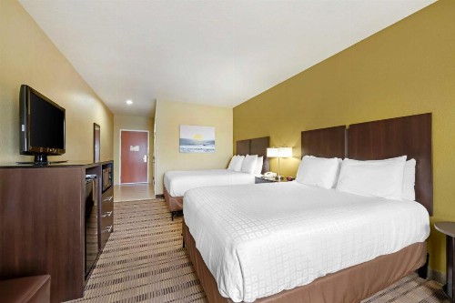 Best Western Edgewater Inn - image 21