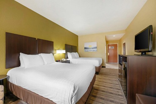 Best Western Edgewater Inn - image 24