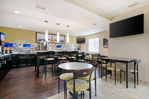 Best Western Edgewater Inn - image 5