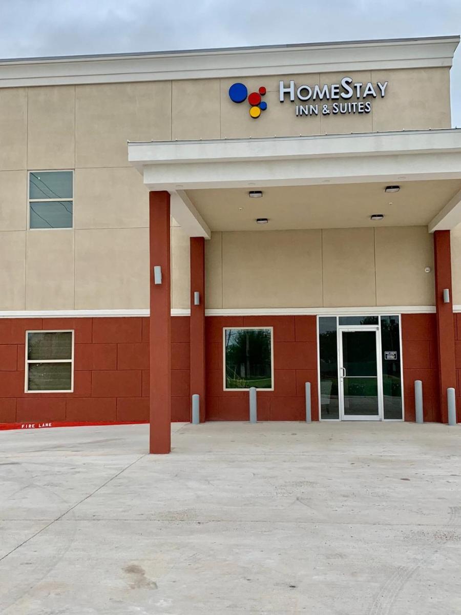 HomeStay Inn & Suites Edinburg - image 3