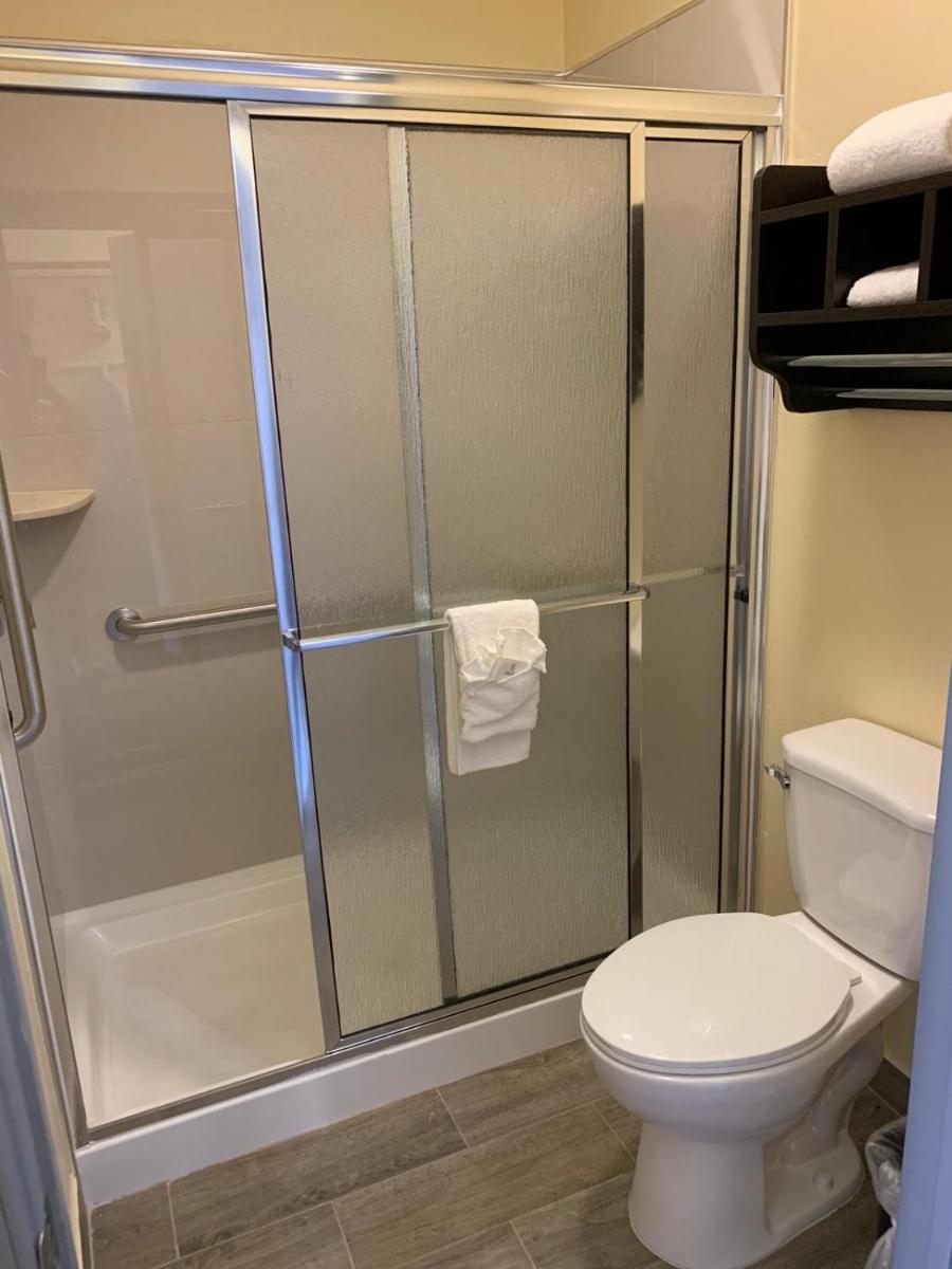 HomeStay Inn & Suites Edinburg - image 5