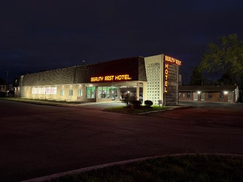 Beauty Rest Motel - image 18