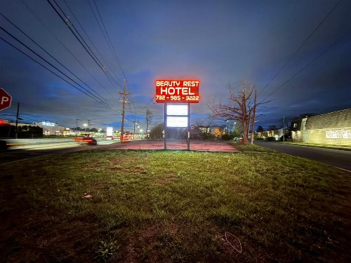Beauty Rest Motel - image 23