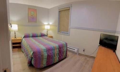Emerald Best Motel - image 11