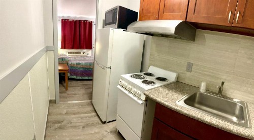 Emerald Best Motel - image 16