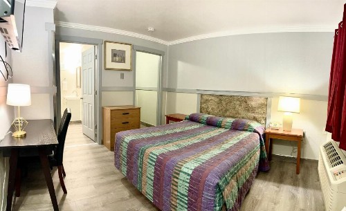 Emerald Best Motel - image 19