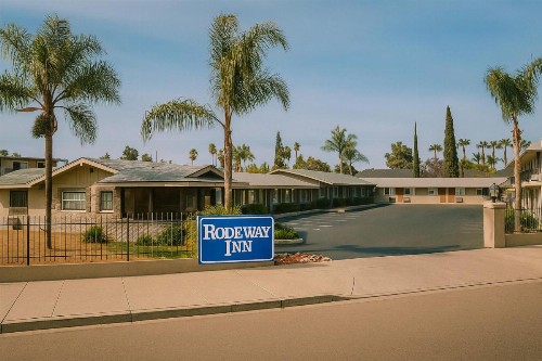 El Cajon Inn & Suites - image 10