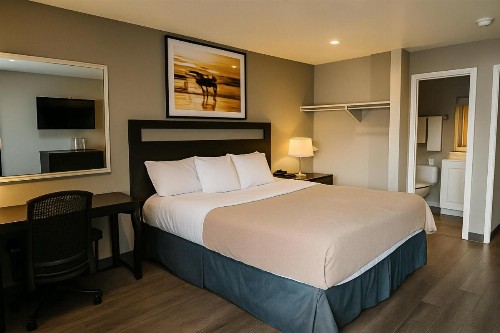 El Cajon Inn & Suites - image 12