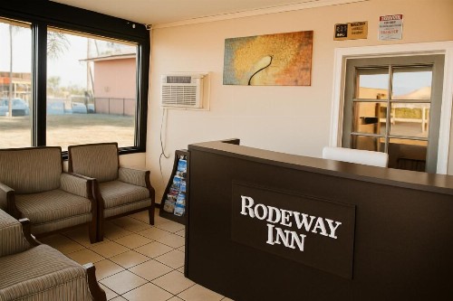 El Cajon Inn & Suites - image 15