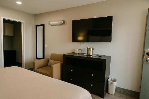 El Cajon Inn & Suites - image 4