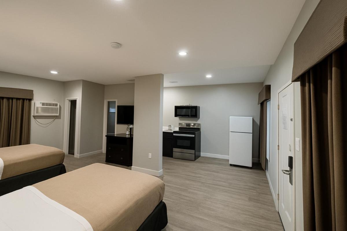 El Cajon Inn & Suites - image 6