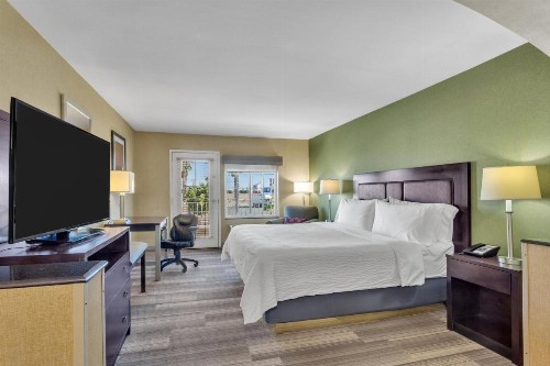 Holiday Inn Express Hotel & Suites El Centro - image 21
