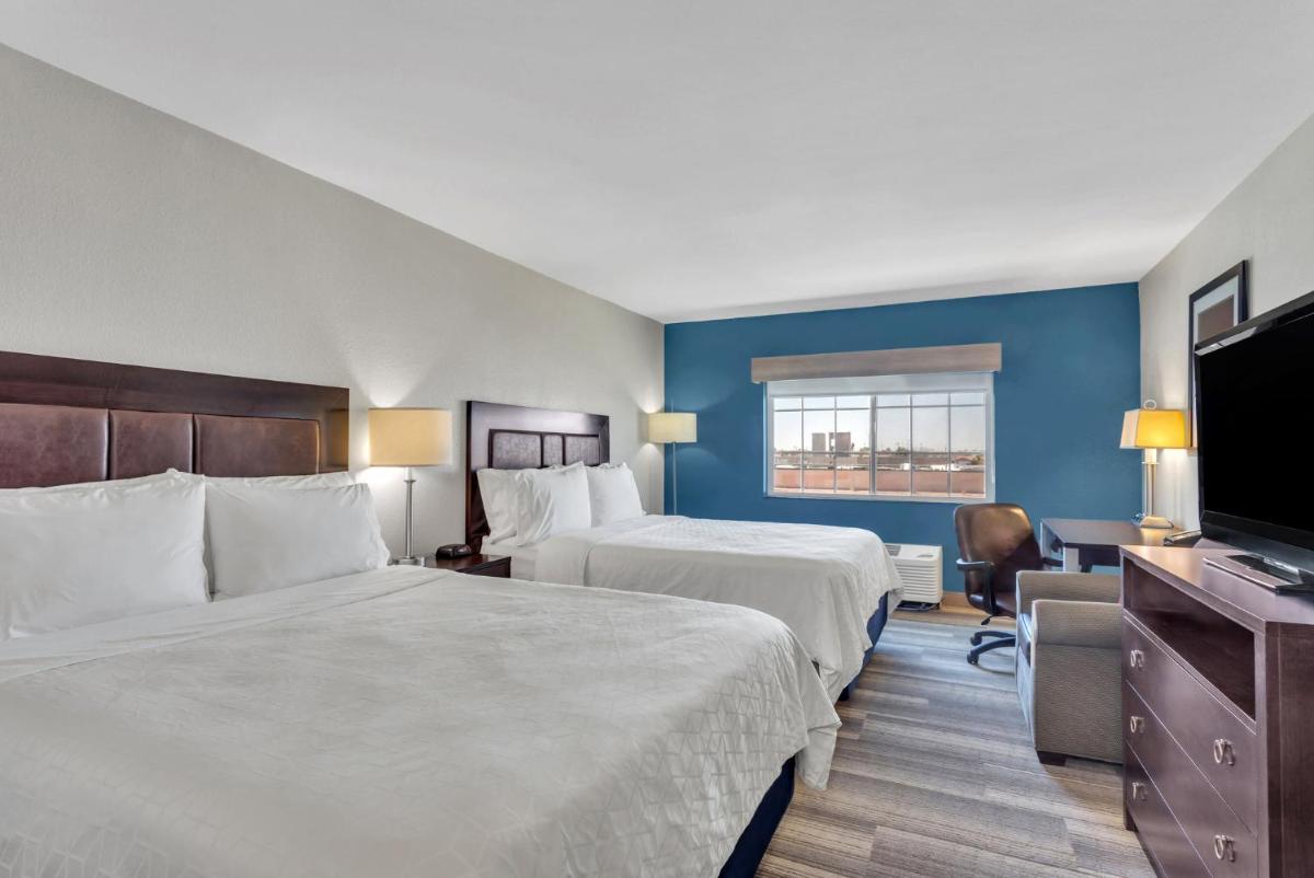 Holiday Inn Express Hotel & Suites El Centro - image 3