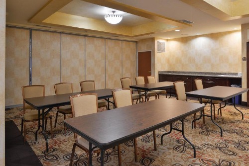 Holiday Inn Express Hotel & Suites El Centro - image 34