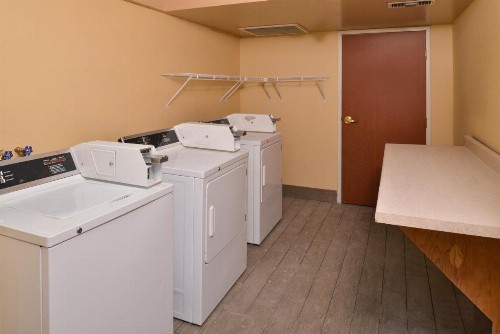 Holiday Inn Express Hotel & Suites El Centro - image 9