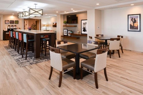Hampton Inn El Centro - image 10