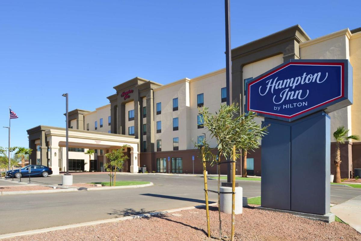 Hampton Inn El Centro - image 3