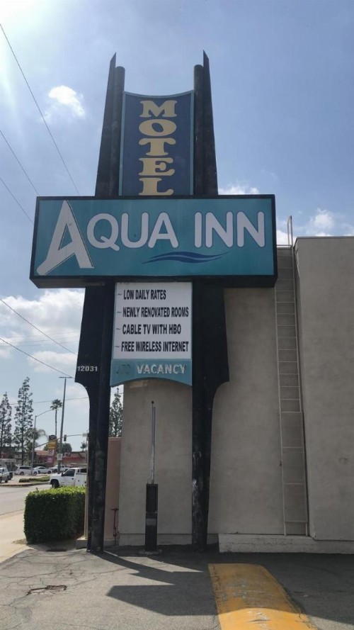 Aqua Inn Motel - image 2