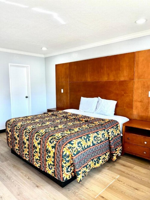Aqua Inn Motel - image 7
