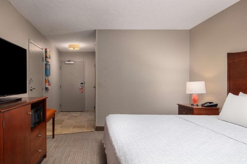 Hampton Inn & Suites El Paso-Airport - image 21