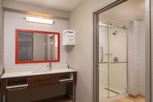 Hampton Inn & Suites El Paso-Airport - image 47