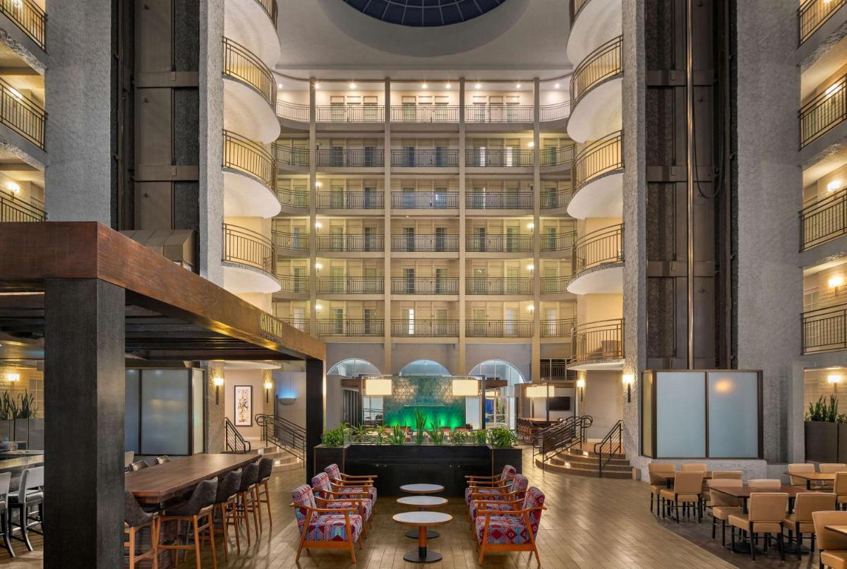 Embassy Suites by Hilton El Paso - image 3