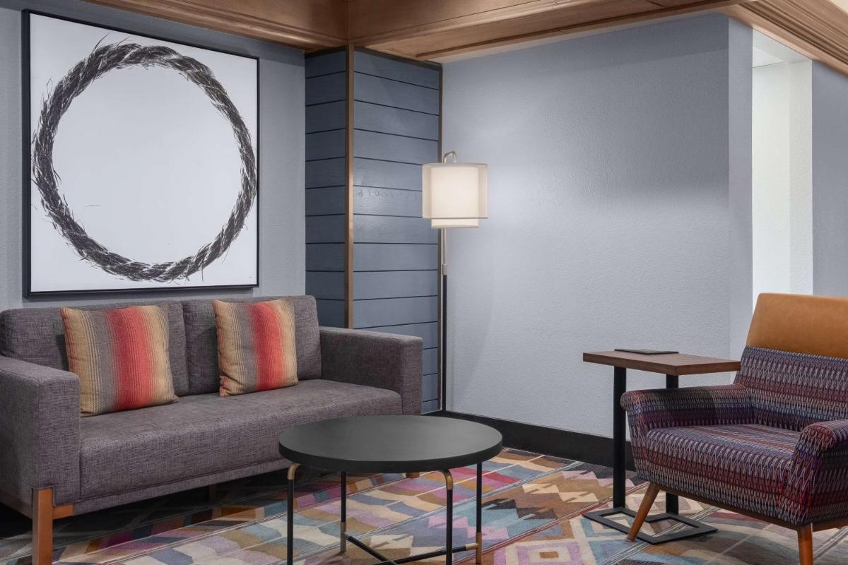 Embassy Suites by Hilton El Paso - image 4