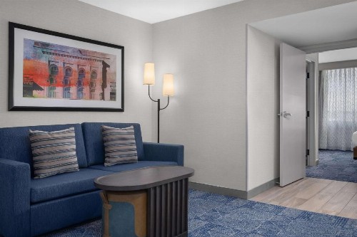 Embassy Suites by Hilton El Paso - image 6
