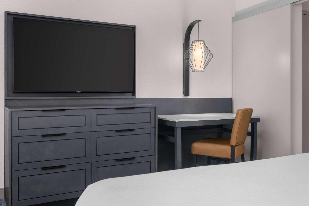Embassy Suites by Hilton El Paso - image 7
