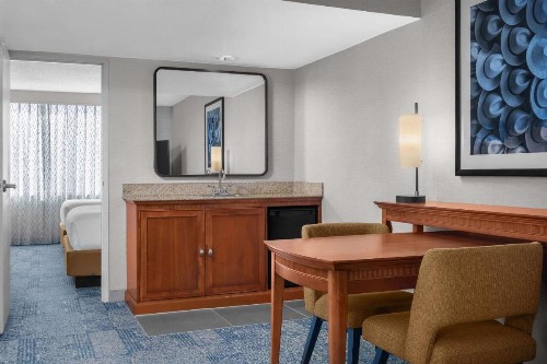 Embassy Suites by Hilton El Paso - image 8