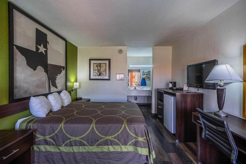 Super 8 by Wyndham El Paso Airport - image 17