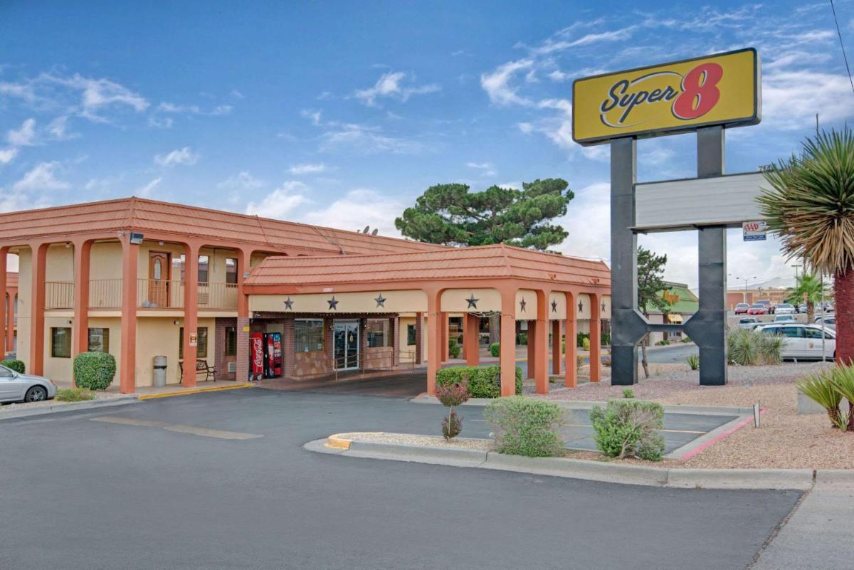 Super 8 by Wyndham El Paso Airport - image 2