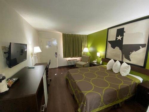 Super 8 by Wyndham El Paso Airport - image 32
