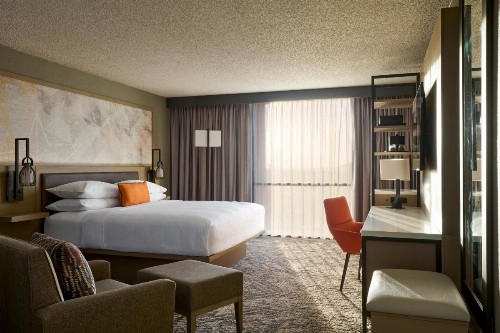 Marriott El Paso - image 2