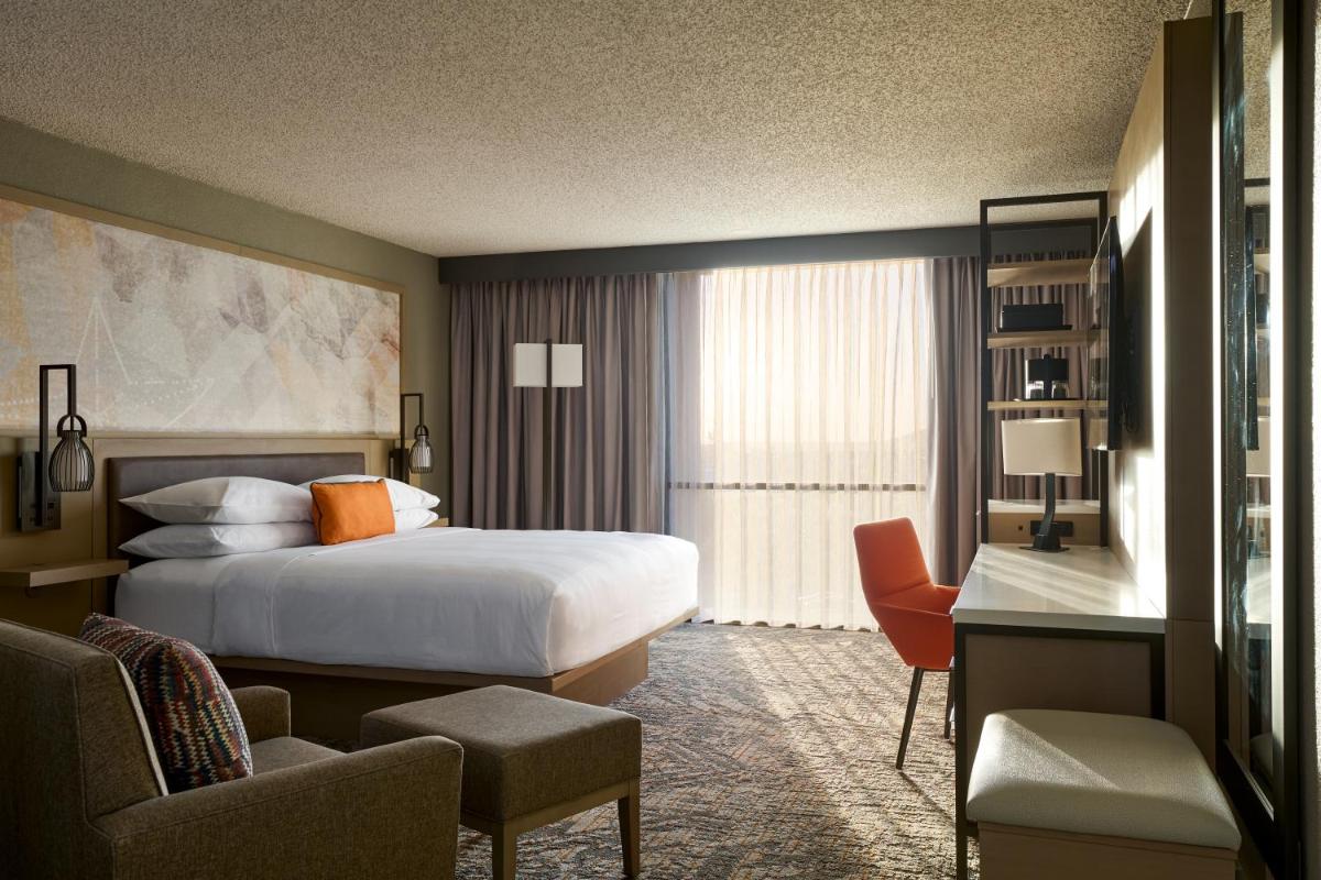 Marriott El Paso - image 2